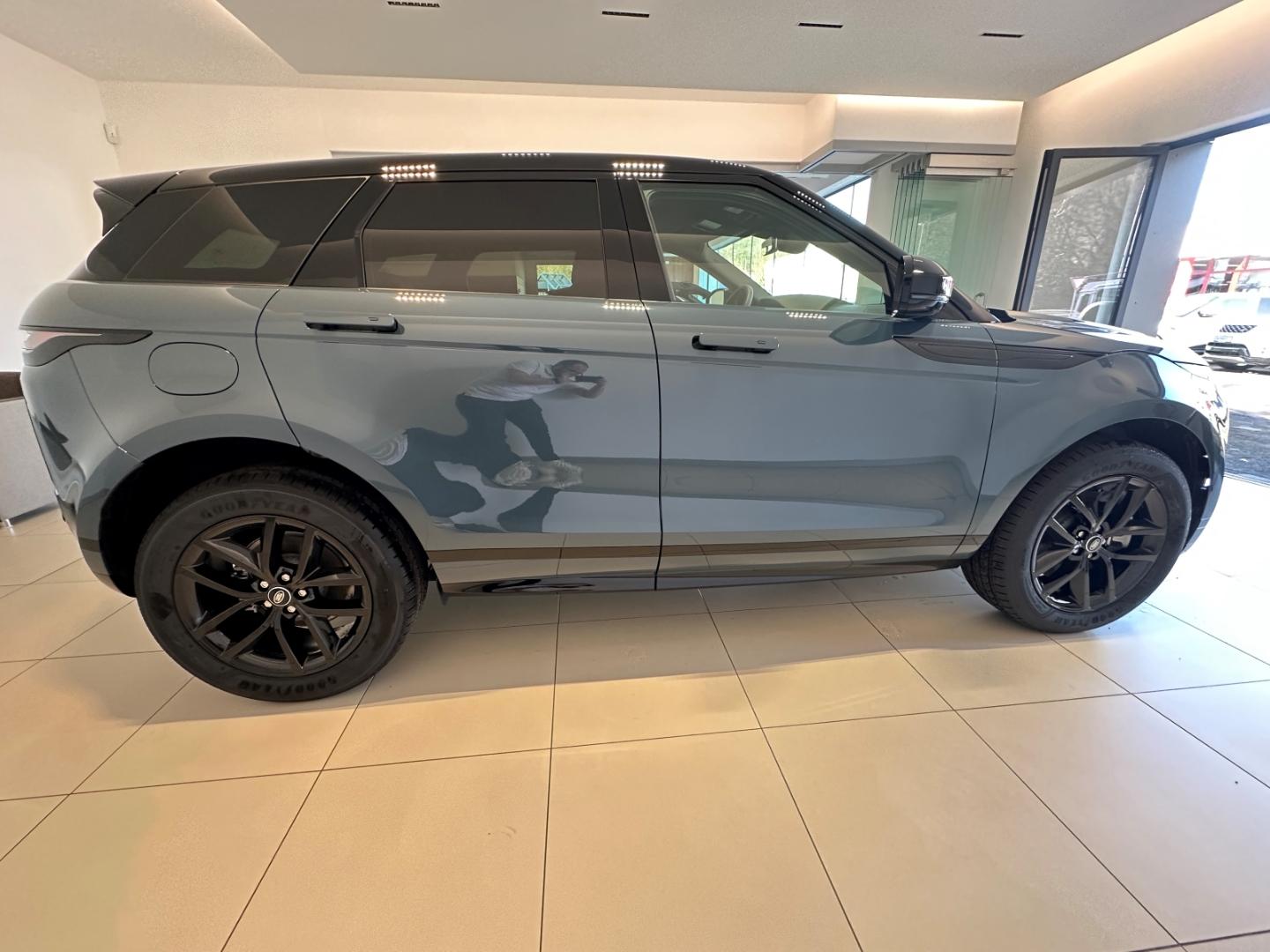 Land Rover Range Rover Evoque D200 DYNAMIC SE BLACK WKP 19'