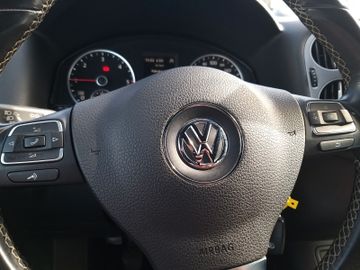 Volkswagen Tiguan - 11