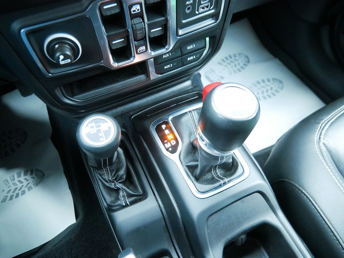 Fahrzeugabbildung Jeep Wrangler Unlimited 2.2 Overland 1.Hand AHK LED