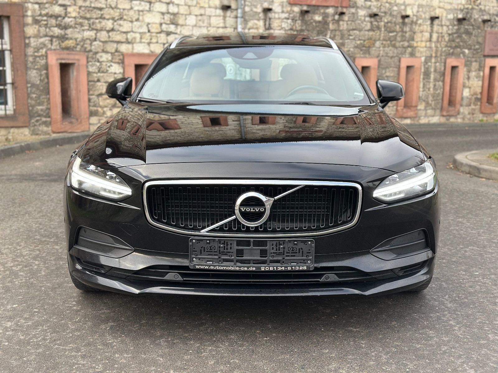 Fahrzeugabbildung Volvo V90 KOMBI GEARTRONIC MOMENTUM*PANO+LEDER*