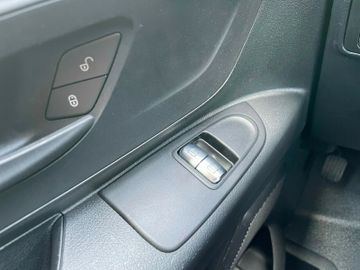 Fahrzeugabbildung Mercedes-Benz Vito  116 CDI / Kamera  / Flügelt. Audio 30