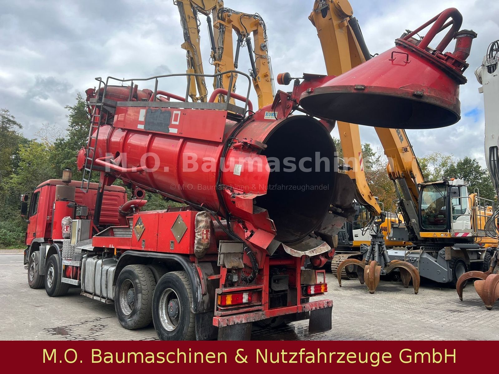 Fahrzeugabbildung Mercedes-Benz Mercedes Actros 4141 / Trockensauger /ADR