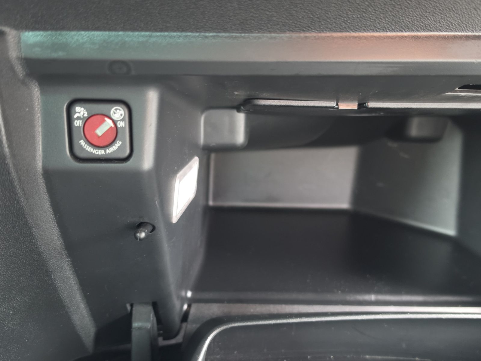Fahrzeugabbildung Citroën DS3 SoChic SPORTPAKET KLIMA PDC TEMPOMAT