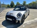 MINI Cooper S Cabrio JCW Aerodynamik Kamera Automatik - silberne MINI Cooper S Cabrio