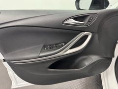 OPEL Astra K Sports Tourer*LED*NAVI*AUTOMATIK*PDC*AHK OPEL Astra K Sports Tourer*LED*NAVI*AUTOMATIK*PDC*AHK
