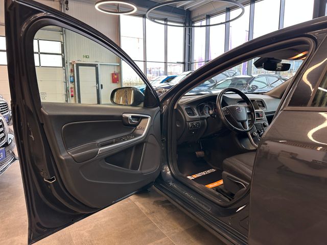 Volvo V60 Kombi Linje Business *Navi*Klima*AHK*Xenon*