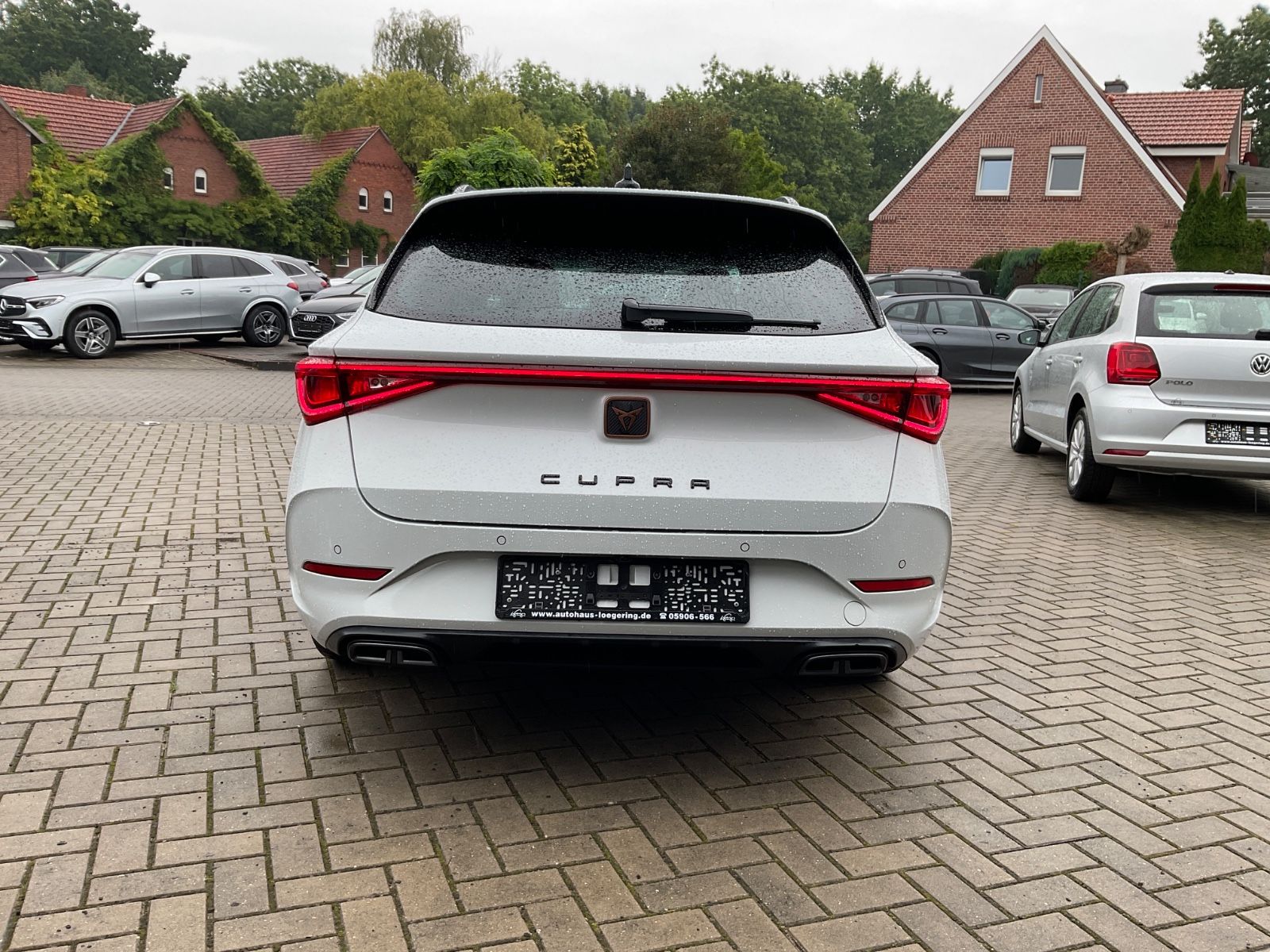 Fahrzeugabbildung CUPRA Leon Sportstourer 1.5 eTSI DSG,Kamera,18,LED