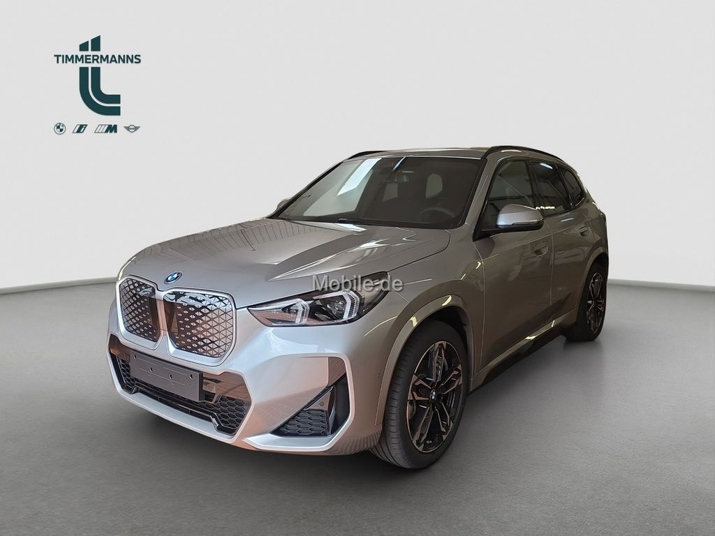 BMW iX1 eDrive20 Navi Bluetooth PDC Kurvenlicht