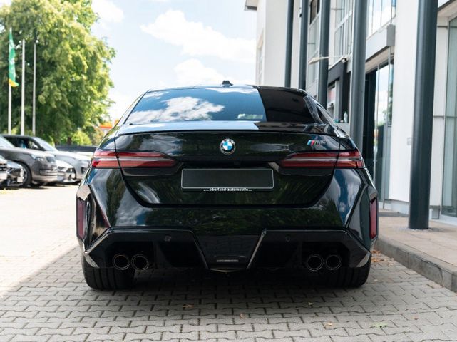 BMW M5 Limousine/ DRIVING PROF. / COMFORT PAKET/ B&W