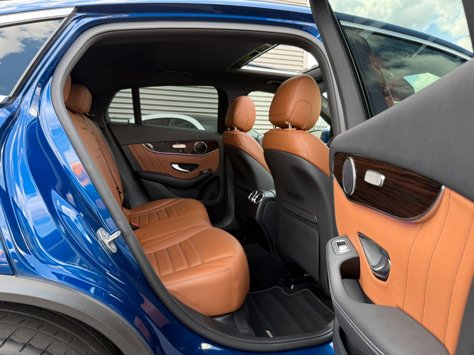Fahrzeugabbildung Mercedes-Benz GLC 400d Coupe 4M Standh+Distr+AHK+Memory+ESD