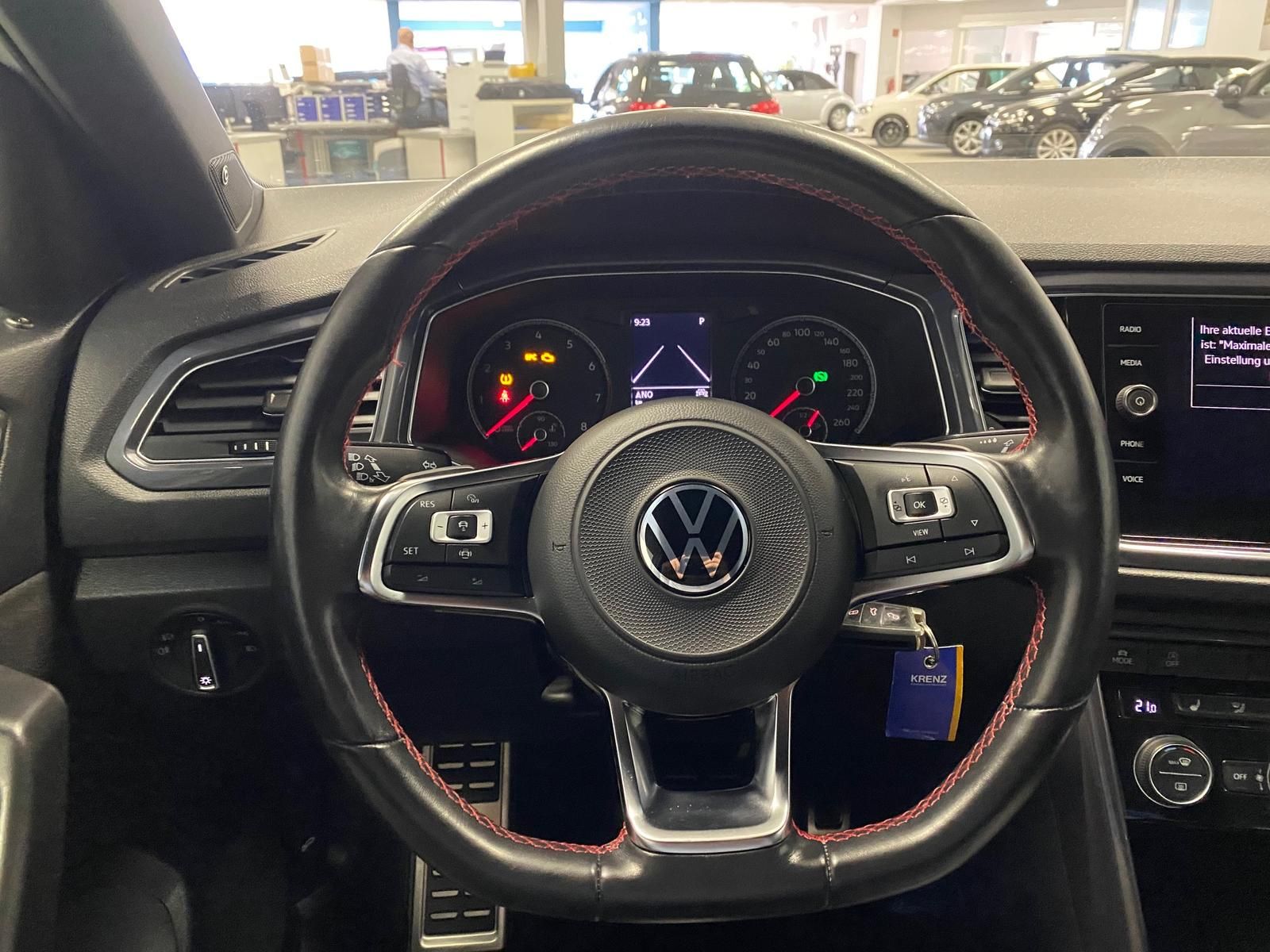 Fahrzeugabbildung Volkswagen T-Roc 1.5 TSI DSG SPORT R-LINE+ACC+AHK+ALLWETTER