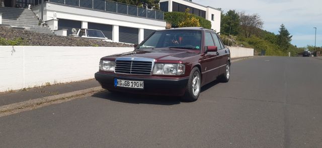 Mercedes-Benz 190 avantgarde rosso H-Kennzeichen