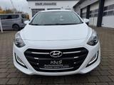 Hyundai i30 cw 1.6 Kombi *Klima*PDC*GRA*Bluet.*LMF* - Hyundai i30: Blue