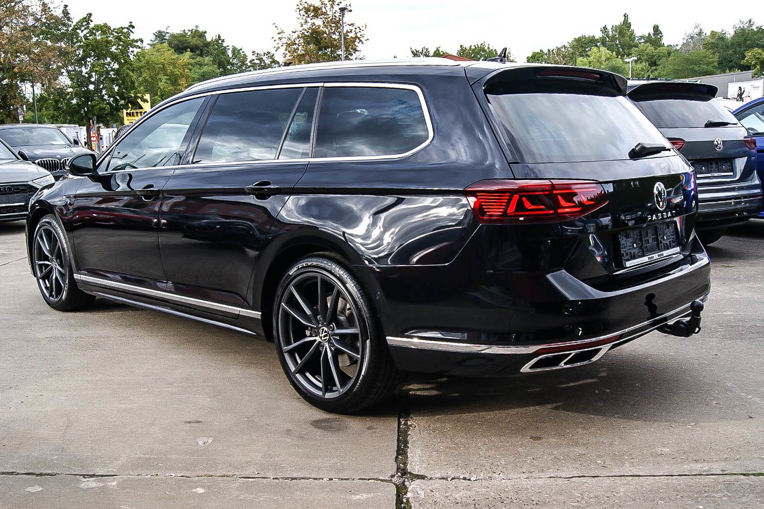 Fahrzeugabbildung Volkswagen Passat Variant 2.0TDI DSG R-LINE ANHZV STANDHZG