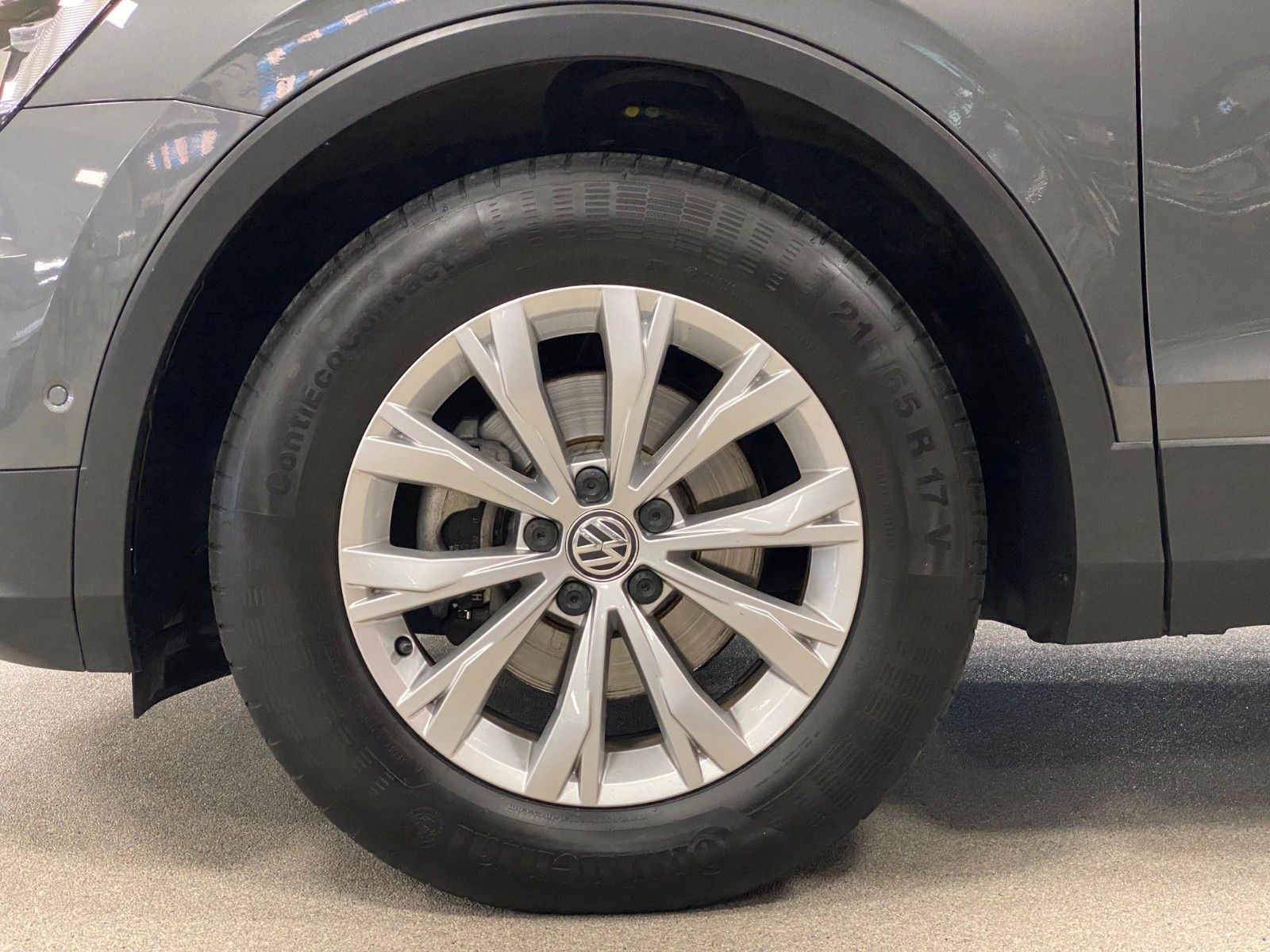 Fahrzeugabbildung Volkswagen Tiguan 1.4 TSI DSG 4MOTION Comfortline+ACC+AHK++