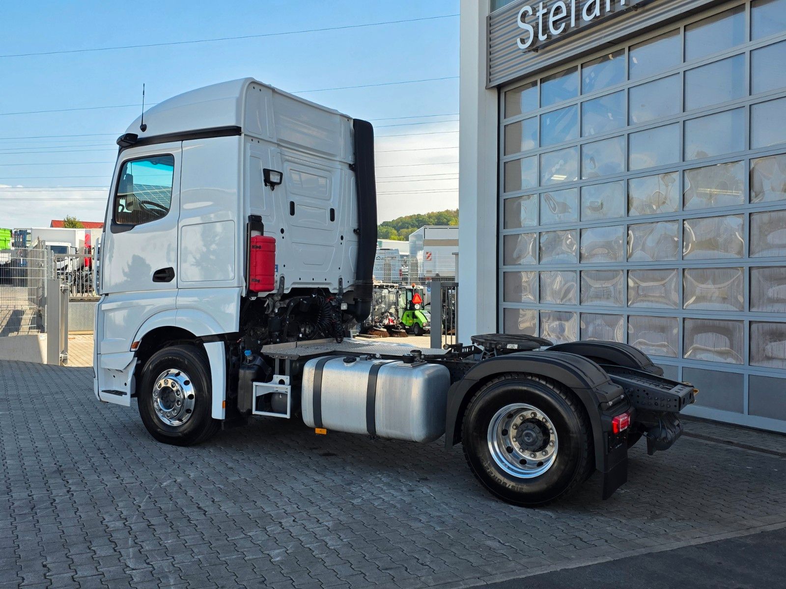 Fahrzeugabbildung Mercedes-Benz Actros 1846 LS Hydraulik, ADR, 2 x Nebenantrieb