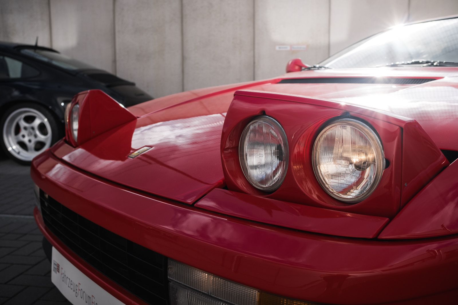 Fahrzeugabbildung Ferrari Testarossa - 2. Hd.- wenig KM - dt. Auto - TOP!