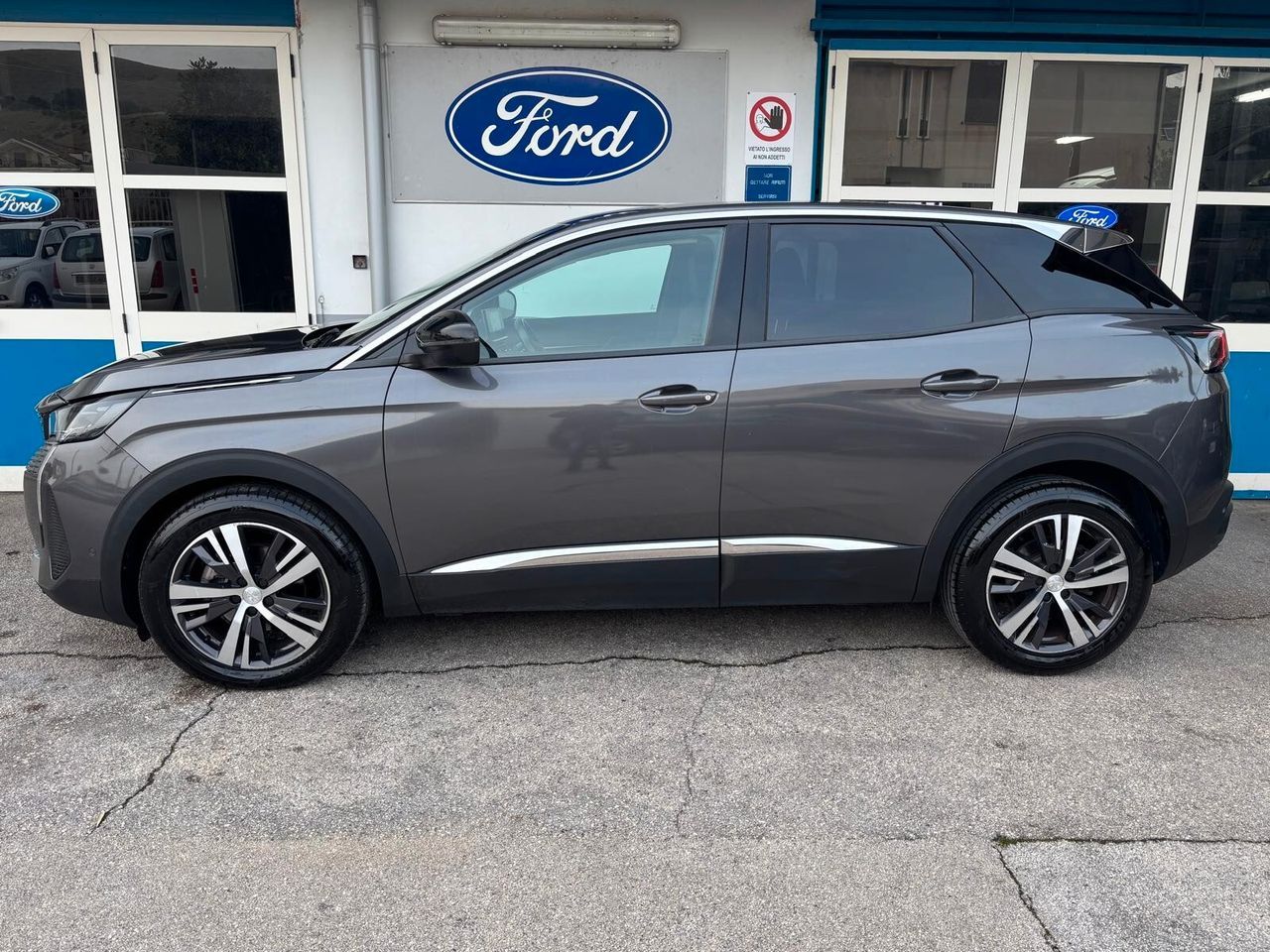 Peugeot 3008 BlueHDi 130 S&S EAT8 Allure imagem 2