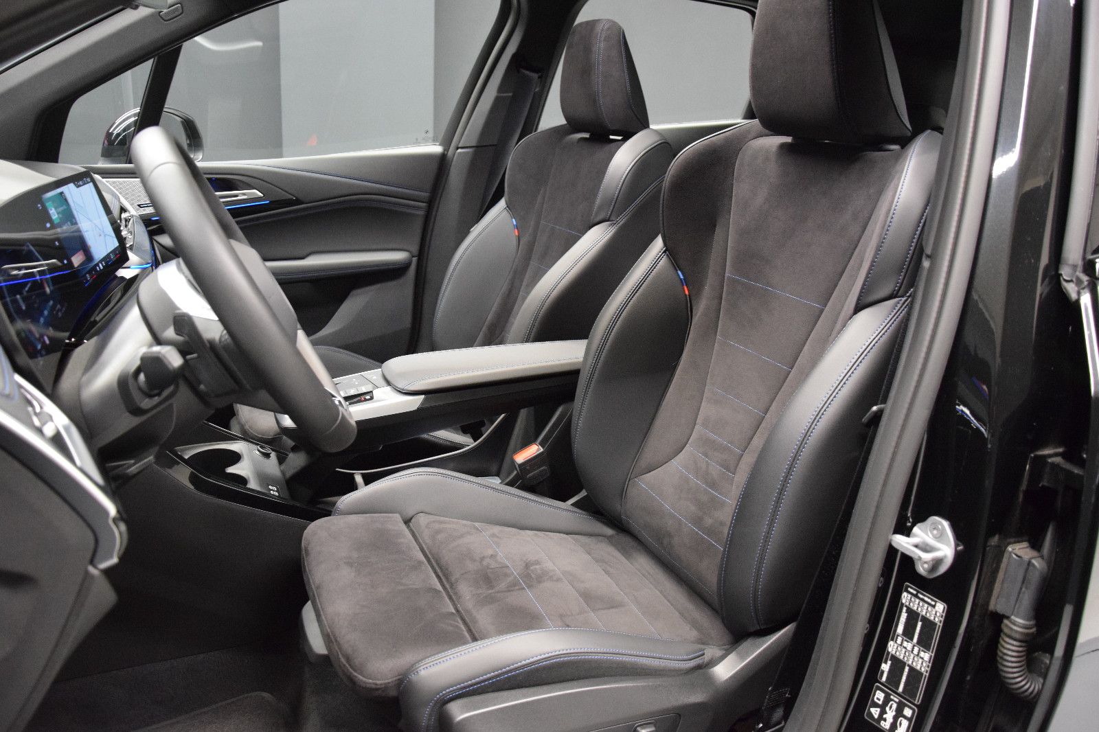 Fahrzeugabbildung BMW 223i Active Tourer xDrive M Sport HuD Pano h/k