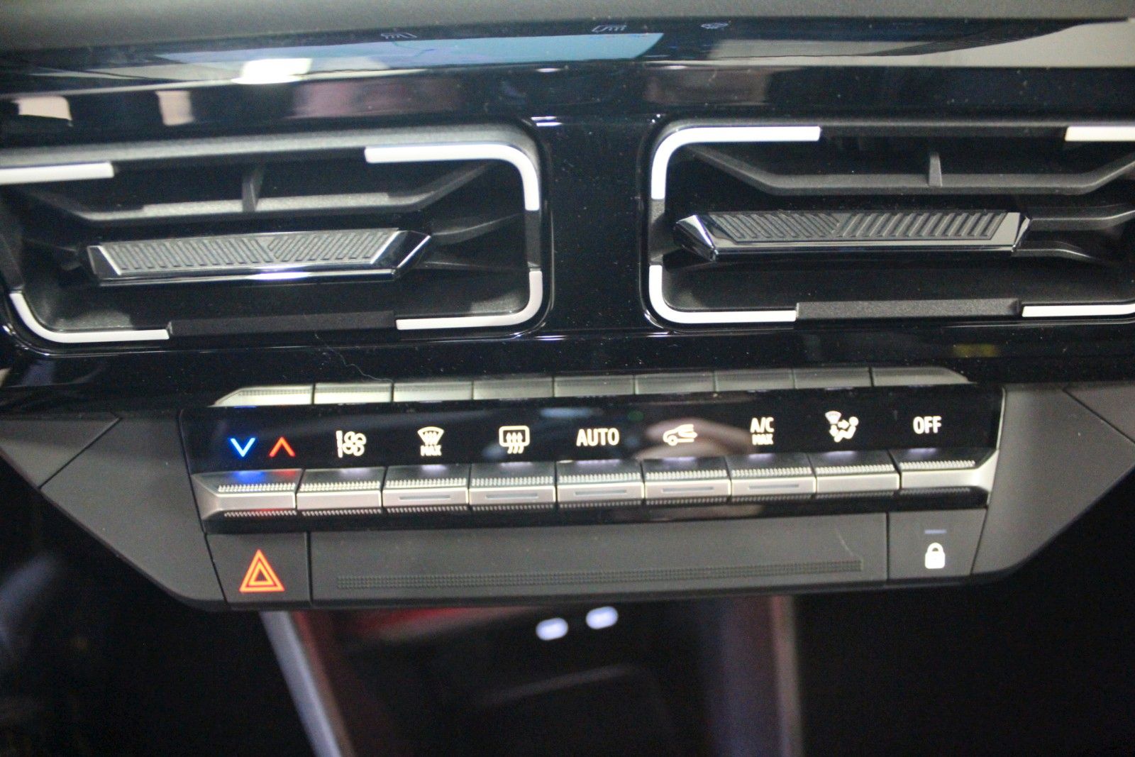 Fahrzeugabbildung Renault R 4 E-Tech 150 Comfort Range Iconic *Vollausst.*