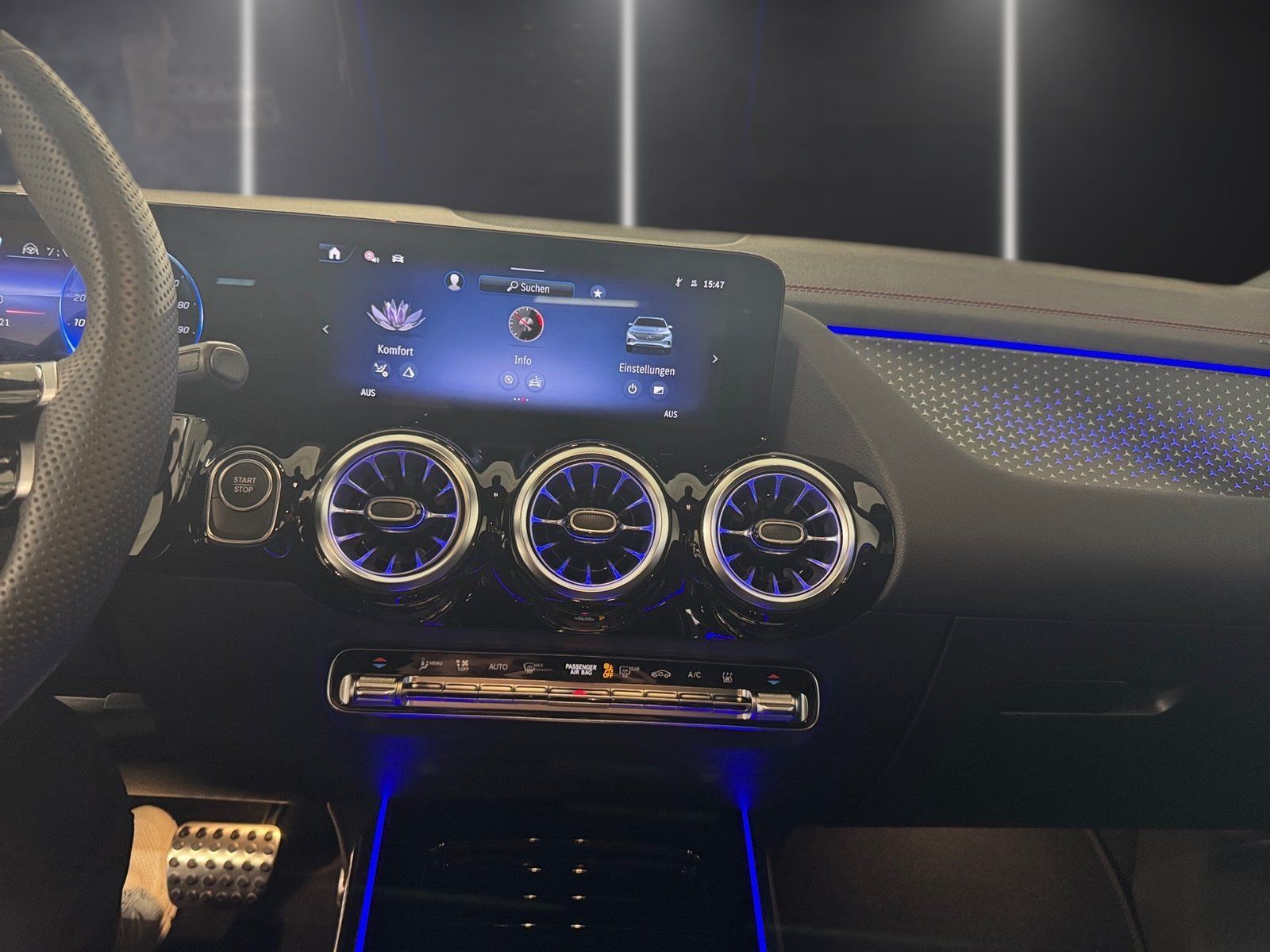 Fahrzeugabbildung Mercedes-Benz EQA 250+ AMG*Distro*HUD*360°*20"*Burmester*Totw*