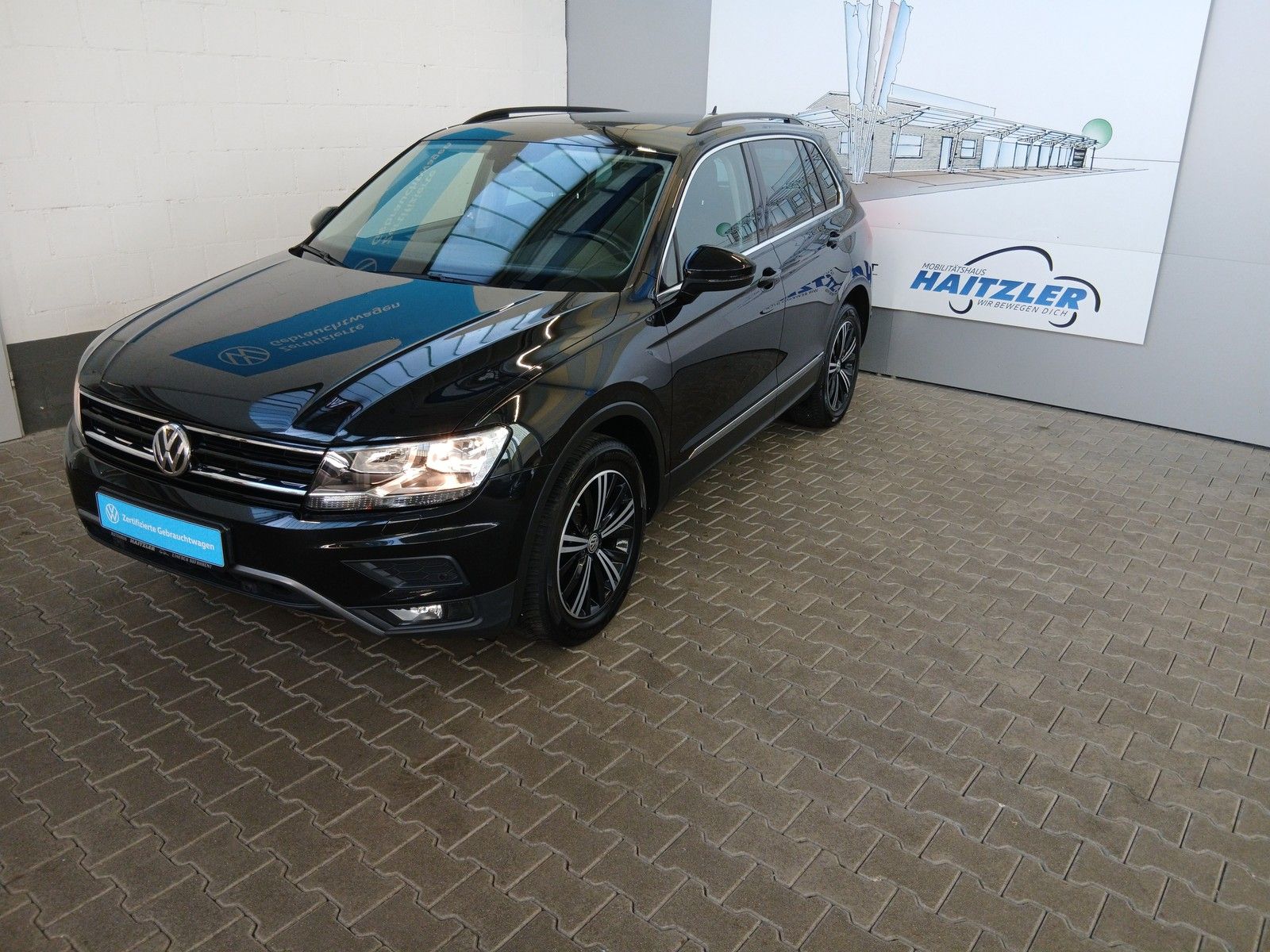 Fahrzeugabbildung Volkswagen Tiguan 4 Motion Comfortline +AHK + Light-Assist