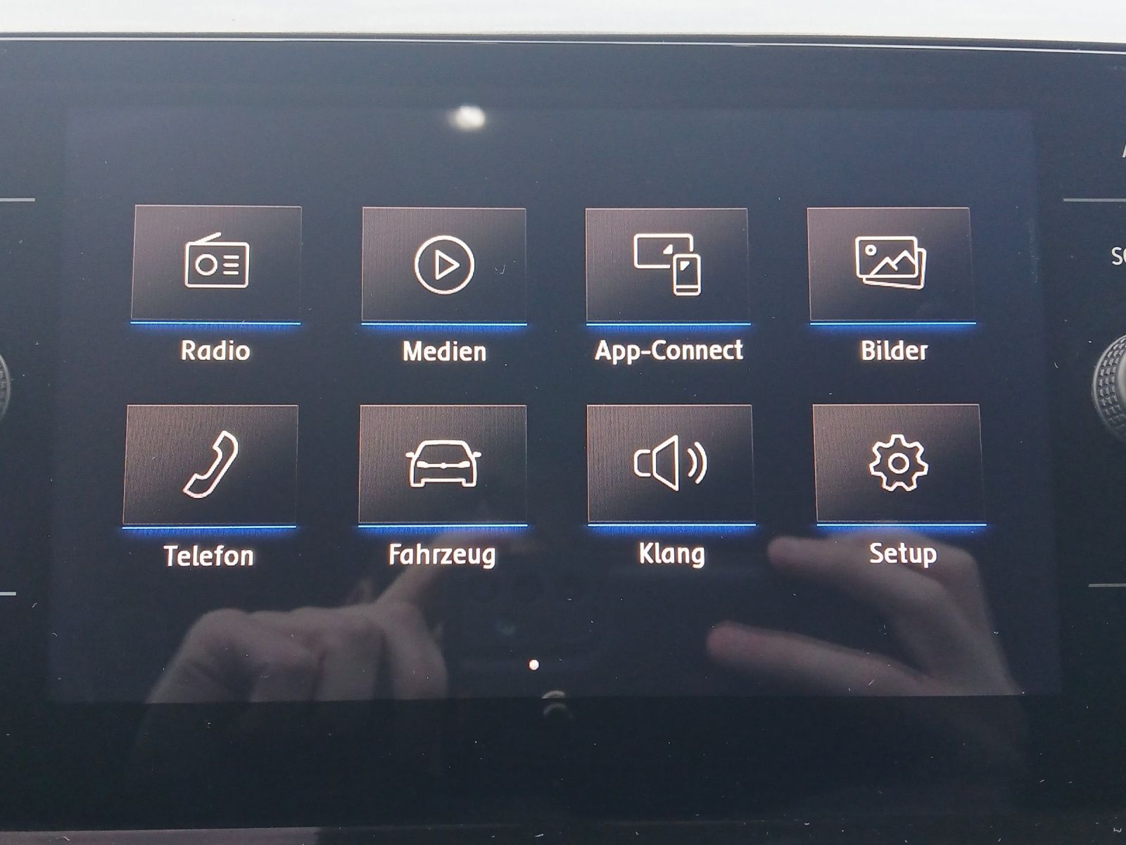 Fahrzeugabbildung Volkswagen Polo TSI Highline Climatronic ACC PDC SH LM