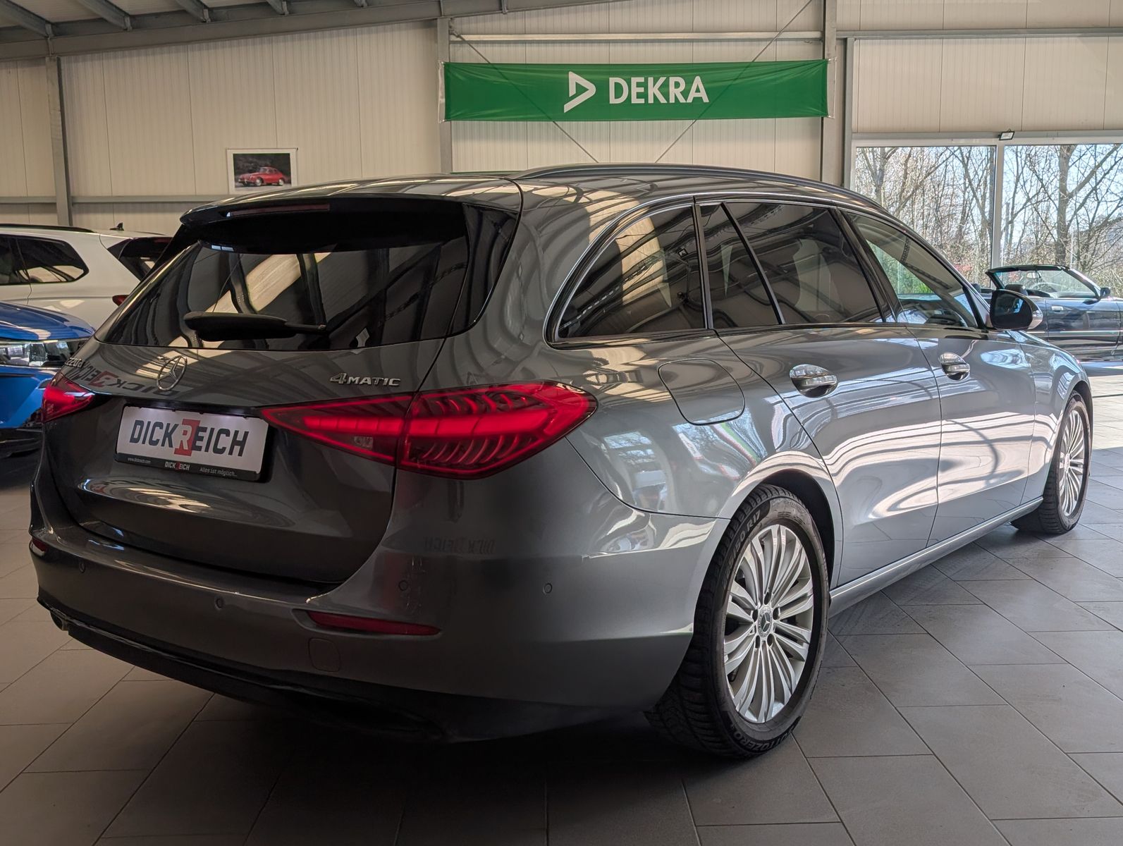 Fahrzeugabbildung Mercedes-Benz C 220 d T 4M Avantgard Night LED Pano Kamera AHK
