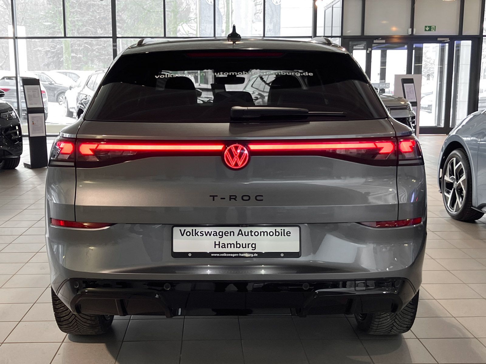 Volkswagen T-Roc 1.5 eTSI DSG R-Line Panoramadach Parkassis foto 5