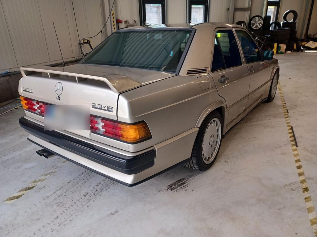 Mercedes-Benz 190
