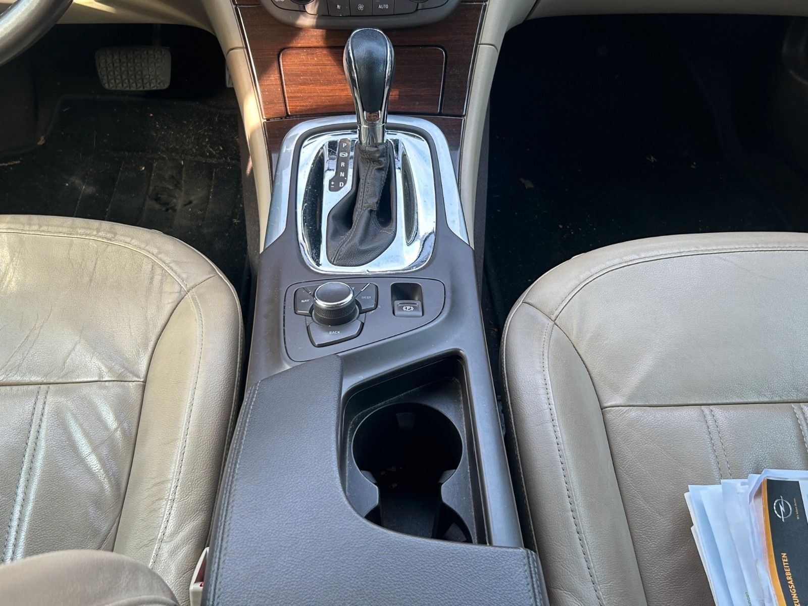 Fahrzeugabbildung Opel Insignia A Lim. Cosmo 4x4 Klima,Leder,Shz,Navi