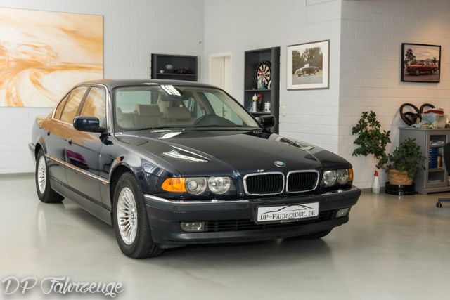 BMW 730d Xenon Leder M-Paket Sitzheizung Navi-Pro LM