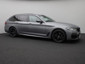 Fahrzeugabbildung BMW 520d xD M Sport Laser Kamera HUD DAB HiFi AHK