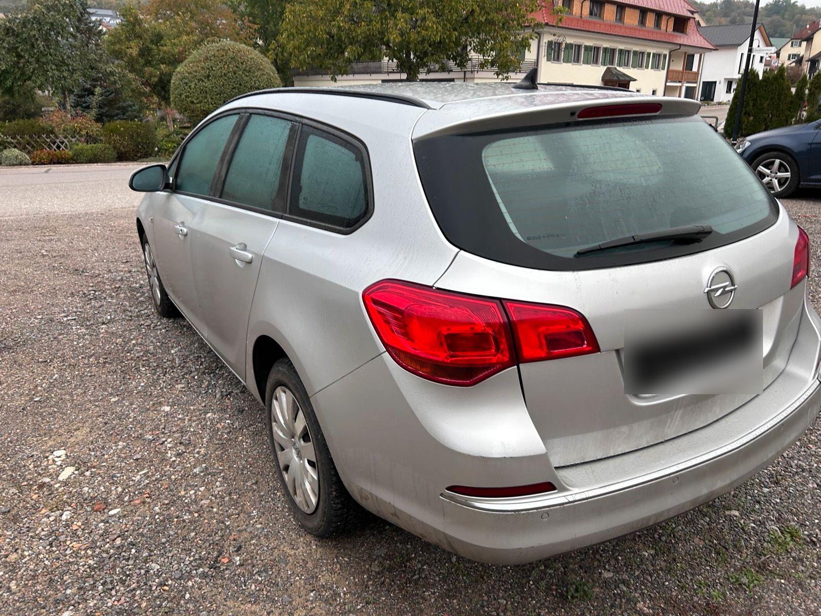Opel Astra 2013 — двигун 131 HP (96kW)