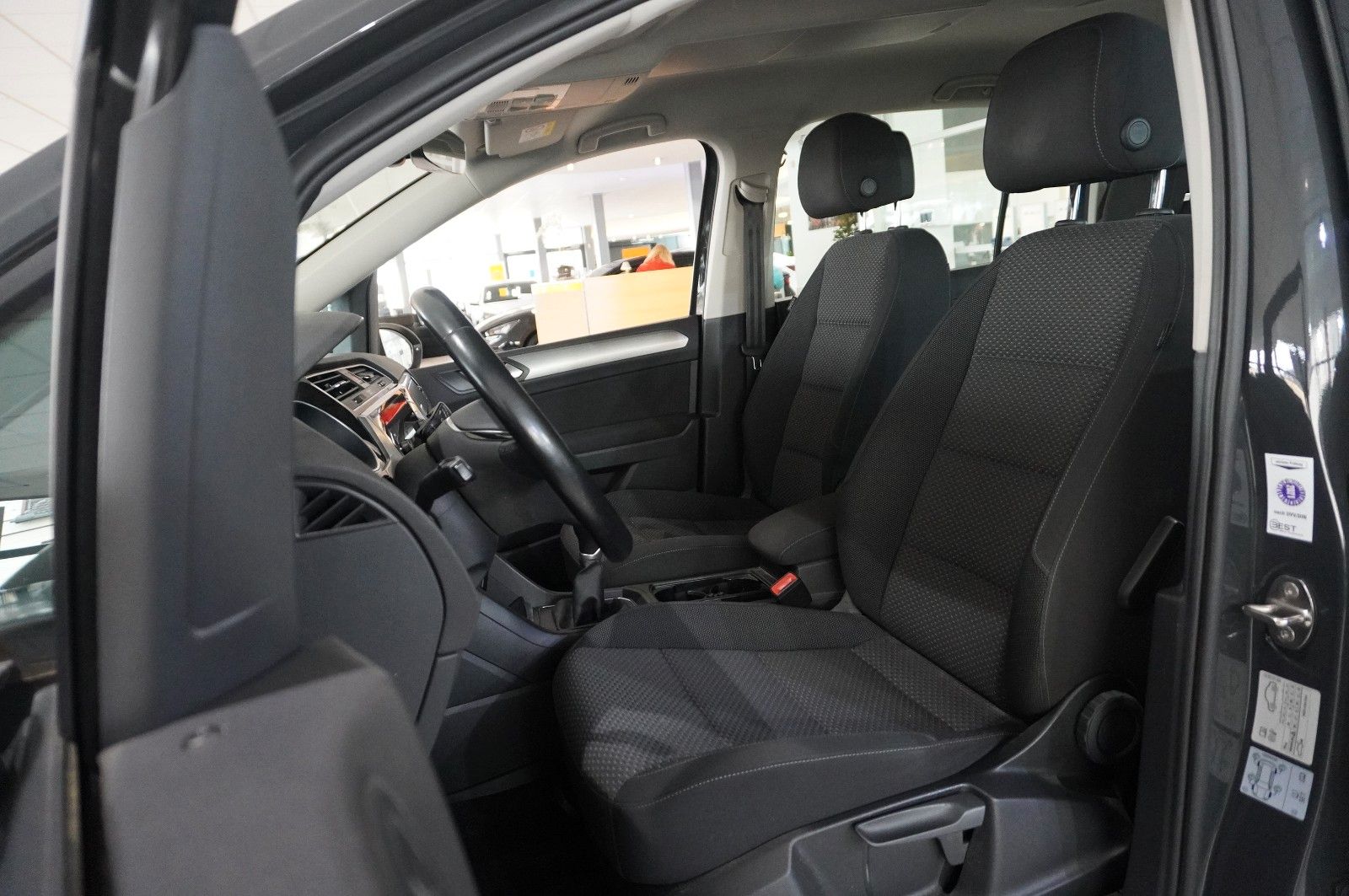 Fahrzeugabbildung Volkswagen Touran 2.0 TDI COMFORTLINE KLIMA/PDC/USB/ALU/BT