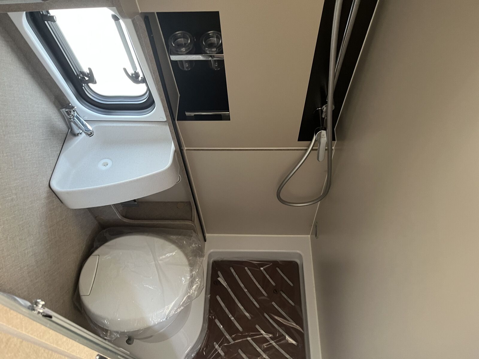 Fahrzeugabbildung Karmann Davis Lifestyle DA 590 LS Markise und Automatik