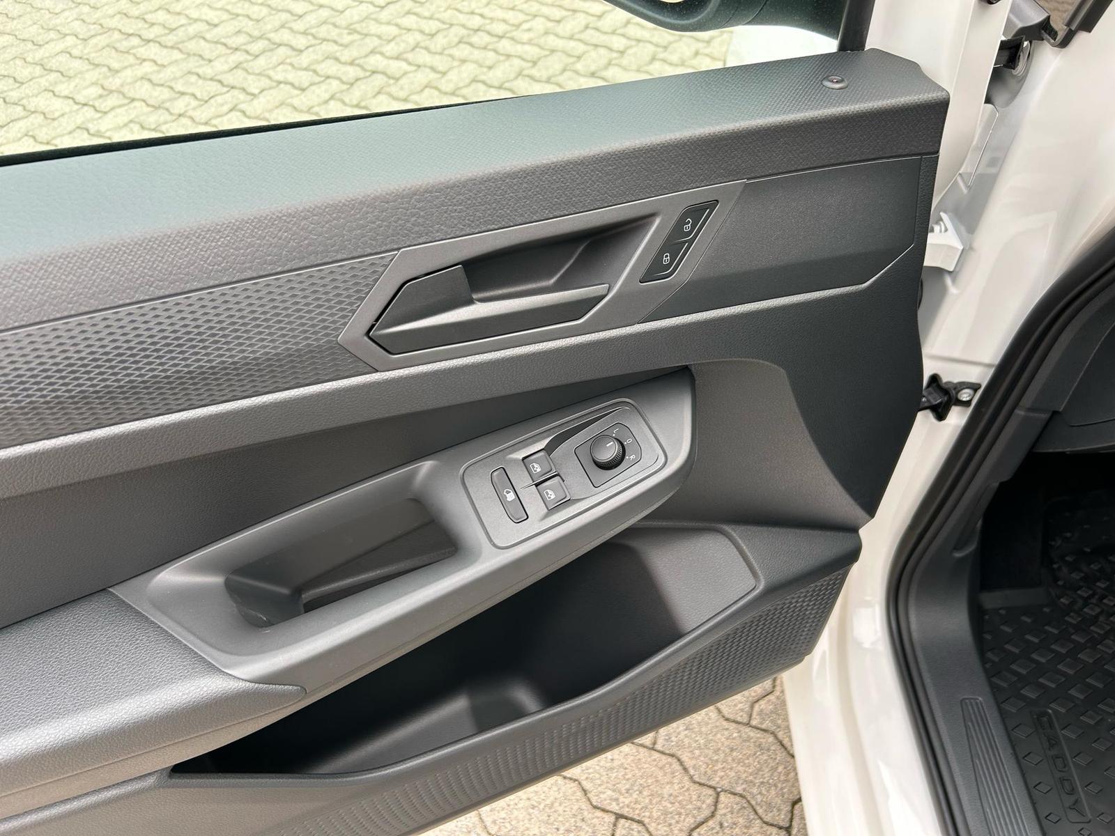 Volkswagen Caddy Cargo 1.5 TSI / AHK App-Connect