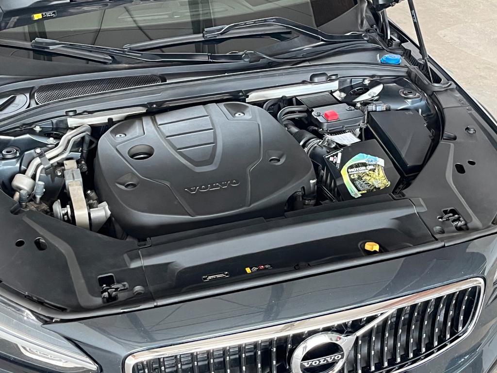 Volvo V90 Cross Country