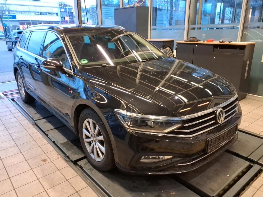 Volkswagen Passat Variant 2.0 TDI DSG Business Pano AHK ACC