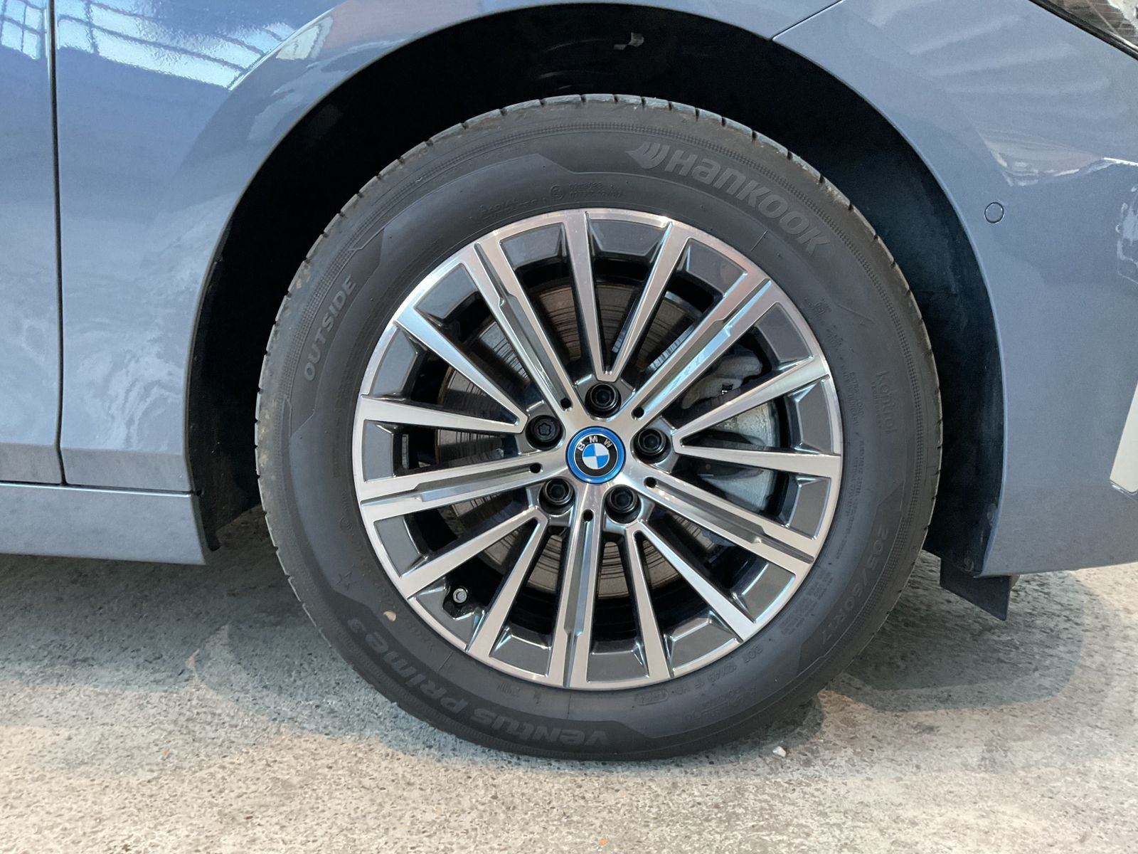 Fahrzeugabbildung BMW 230e xDrive |Aktivsitz |Komfortzugang |Head-Up D