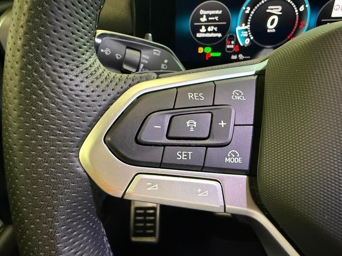 Volkswagen T-Roc 1.5 eTSI DSG R-Line ACC KAMERA KEYLESS, миниатюра 23