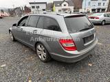 Mercedes-Benz C 180 T Sport Edition / NAVI / TEMPO / EU 5 - Mercedes-Benz C 180 mit Benzin-Antrieb: mit Klimaautomatik