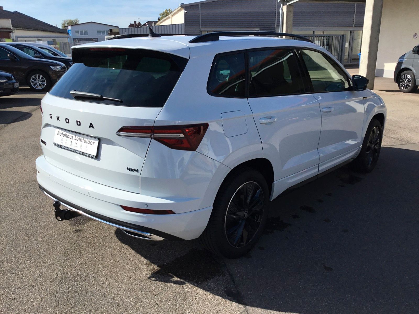 Fahrzeugabbildung SKODA Karoq 2.0l TSI DSG 4x4 Sportline+Pano+Standheizu
