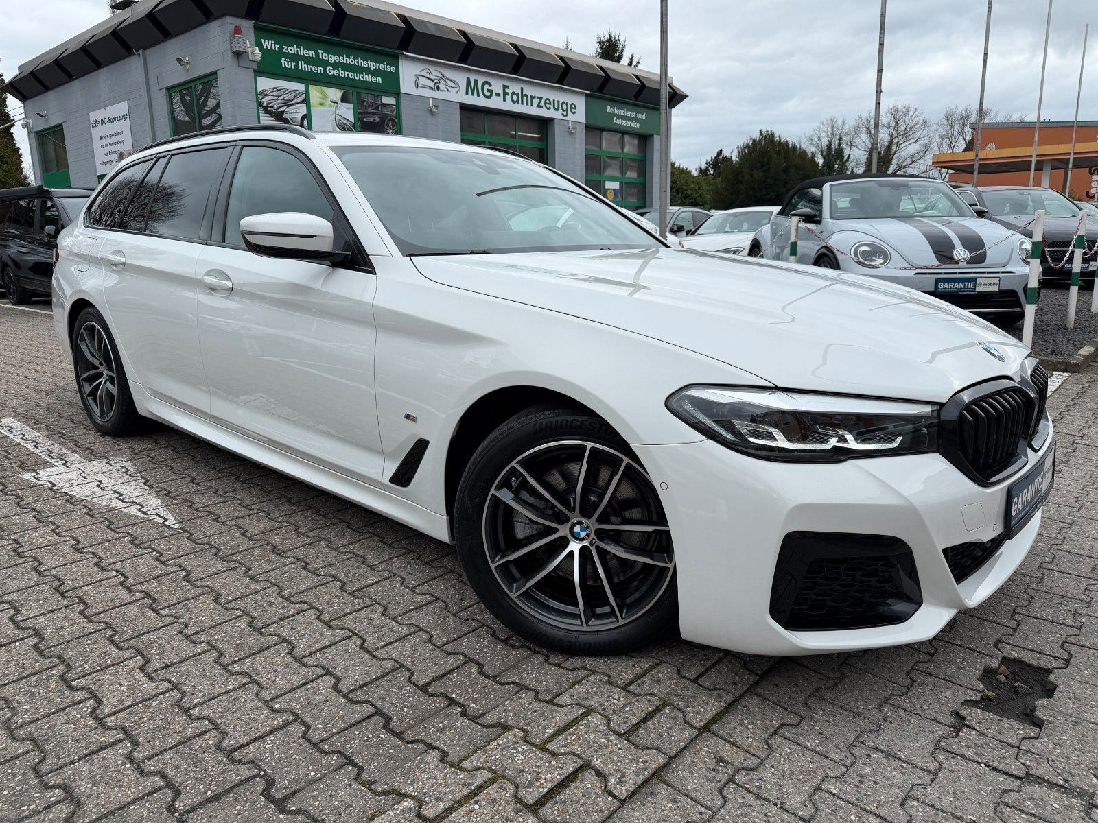 Fahrzeugabbildung BMW 520 i Touring M Sport H&K AHK LED KAMERA
