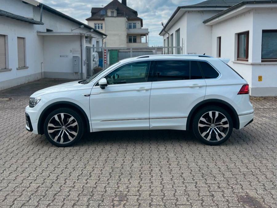 Volkswagen Tiguan Highline*R-LINE*ACC*AHK*KAMERA*SOUND