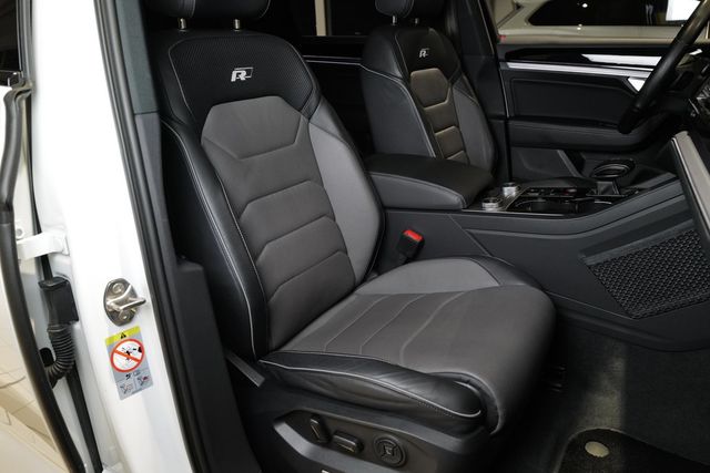 Volkswagen Touareg 3.0TDI R-Line BlackStyle Nachtsicht Dyna