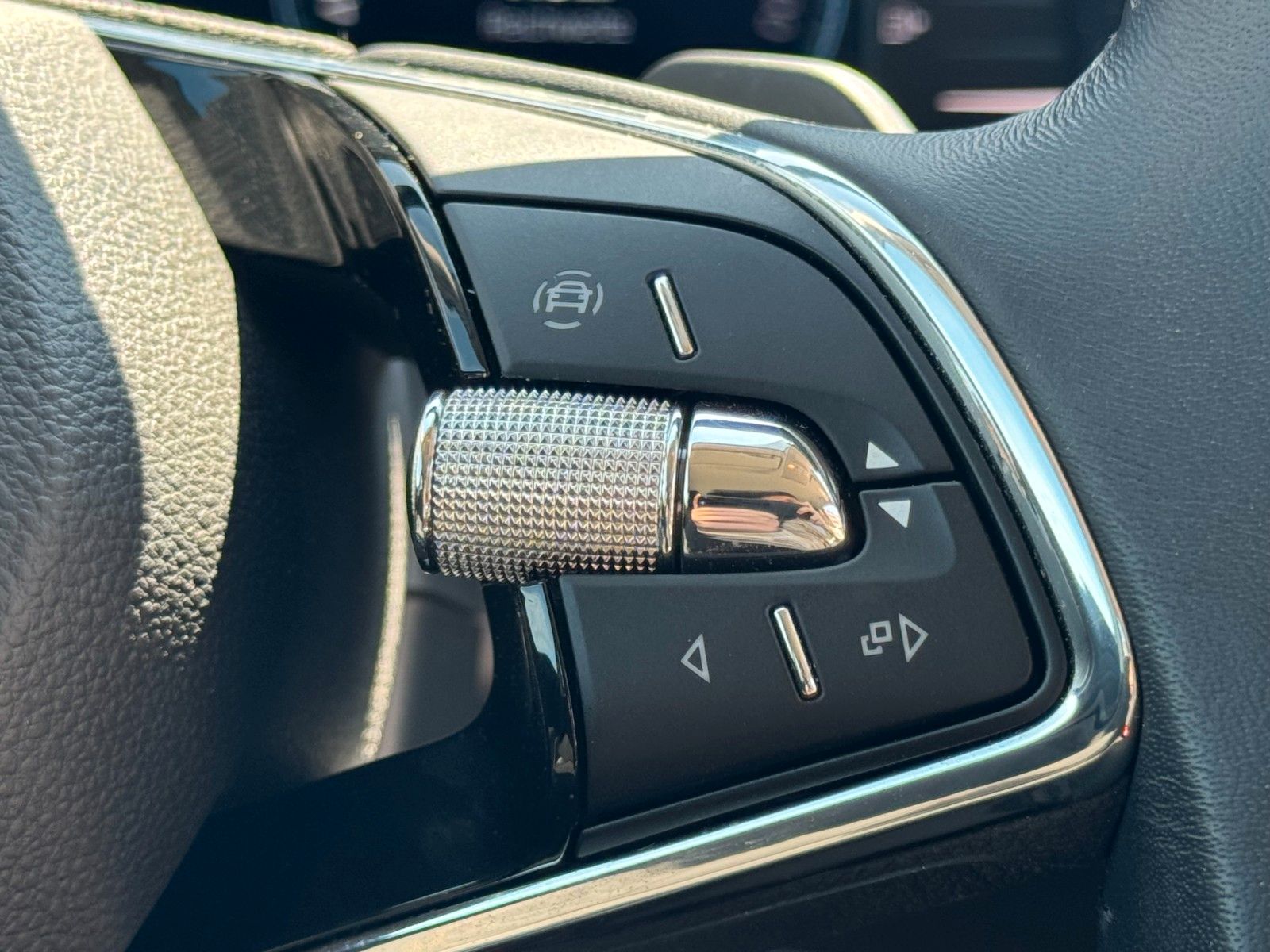 Fahrzeugabbildung SKODA Scala Ambition 1.0 TSI DSG Navi SmartLink VC SHZ