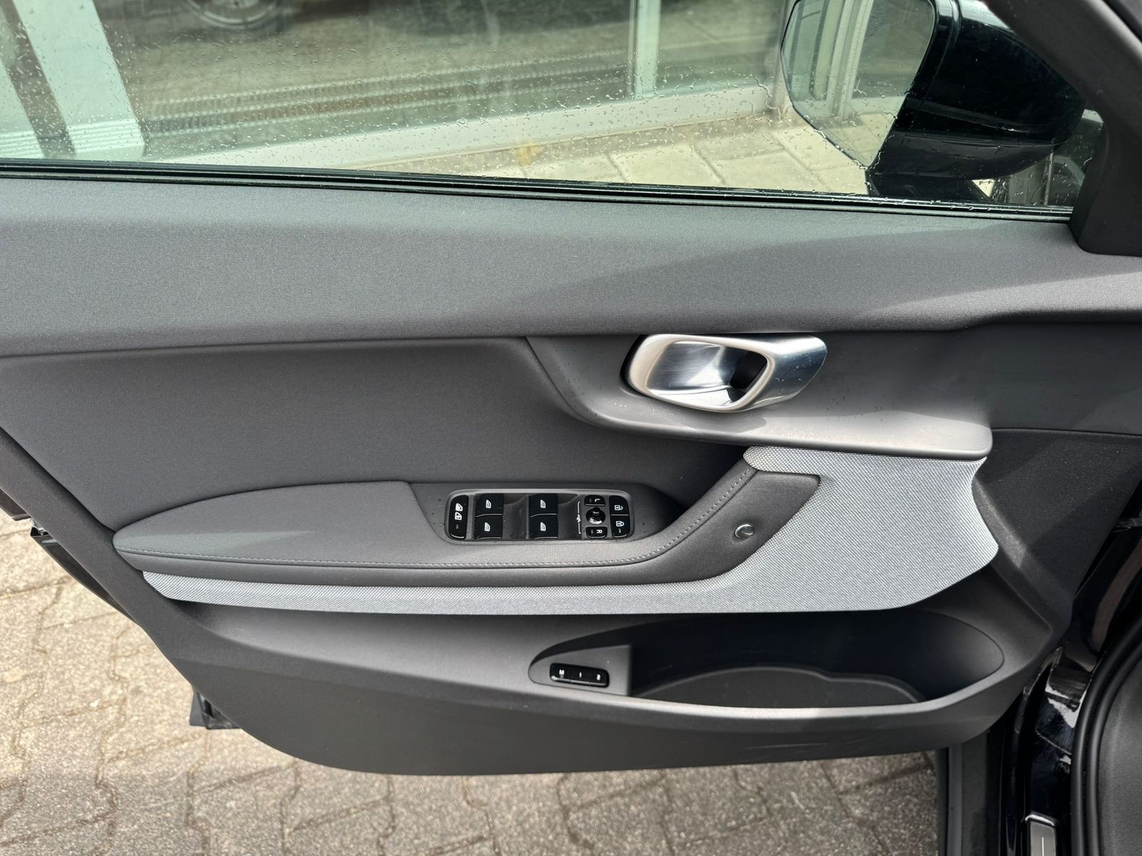 Fahrzeugabbildung Polestar 2 Standard Range SMNAVI+MEMO+SHZ+DAB+360°+19"