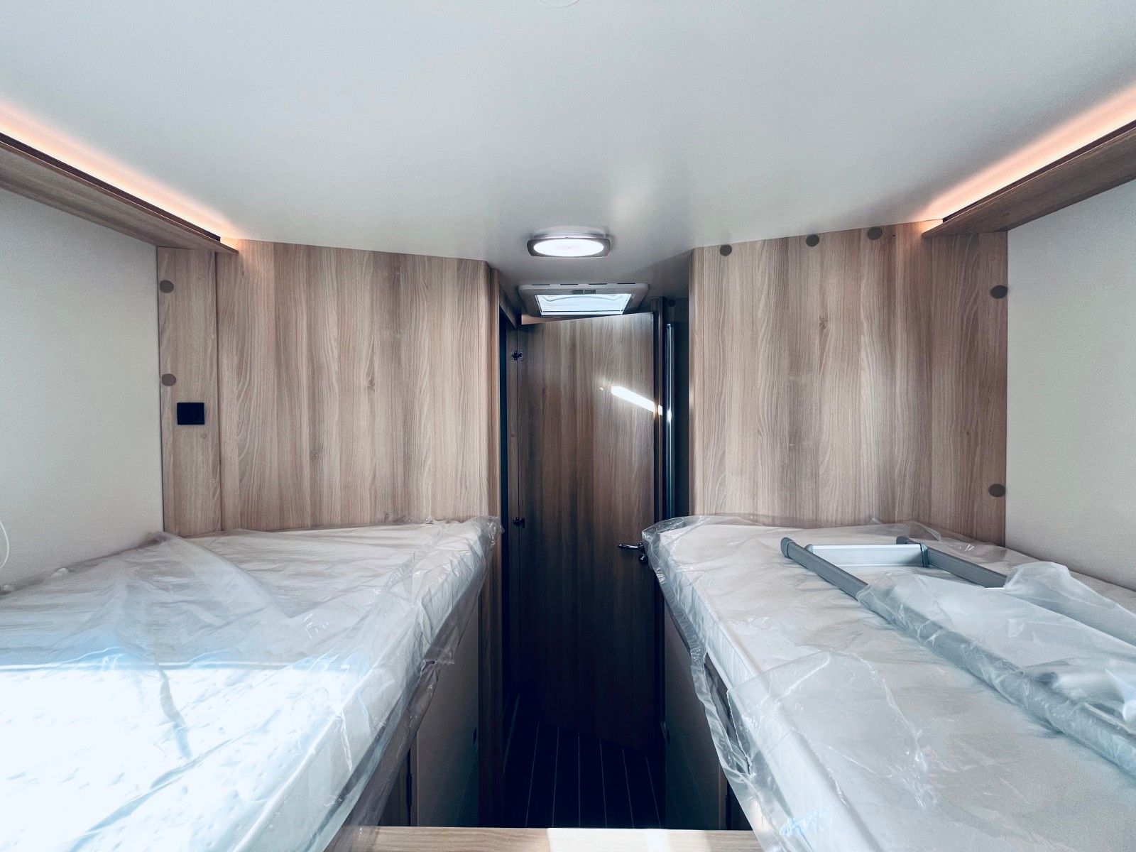 Fahrzeugabbildung NobelART T-7000 - Modell 2026 - Hubbett