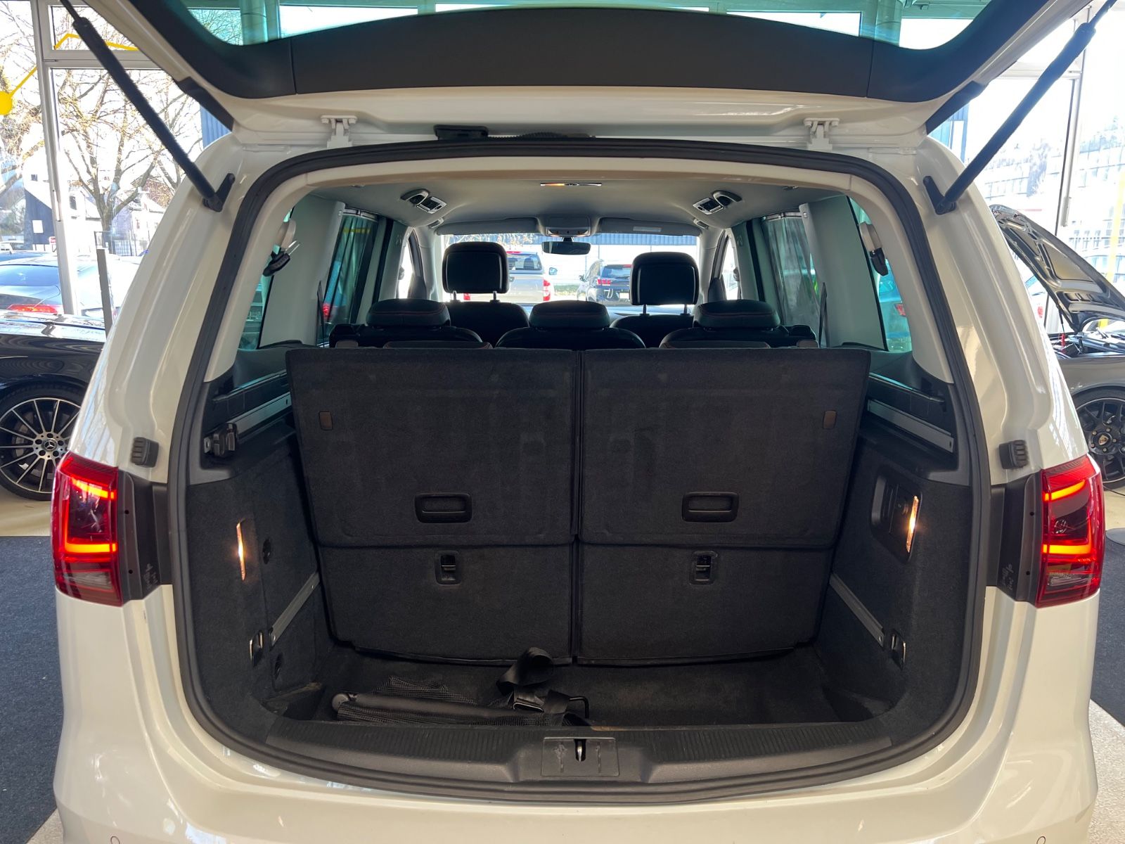 Fahrzeugabbildung SEAT Alhambra 2.0 TDI FR-Line * 7.SITZER *